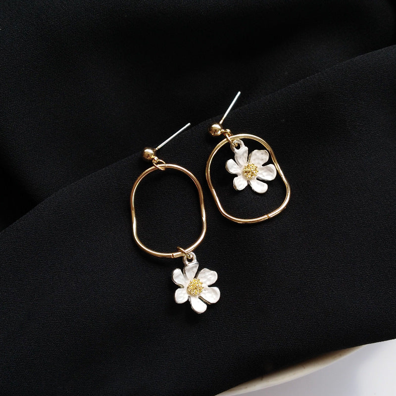 Silver Needle Simple Niche Asymmetric Earrings For Ladies