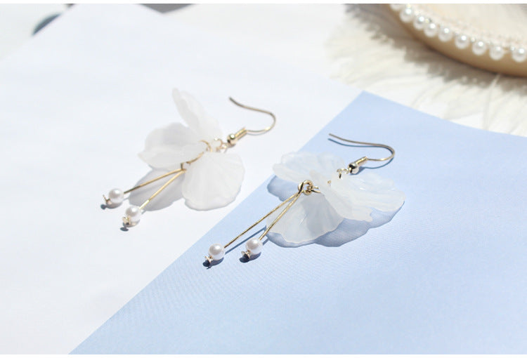 Female petal leaf earrings