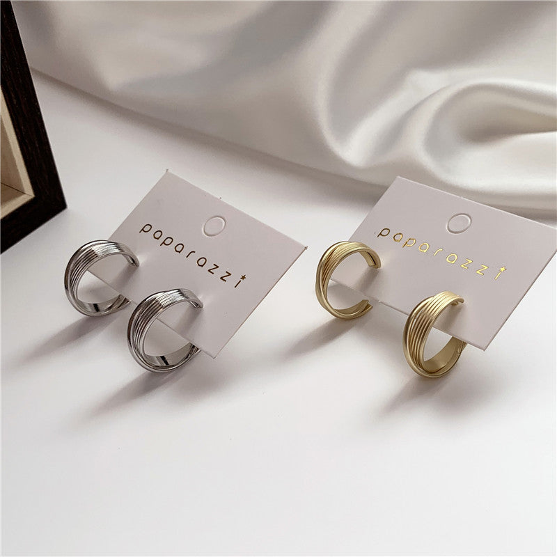 Dongdaemun Fashion Simple Small Earrings Metallic Ring