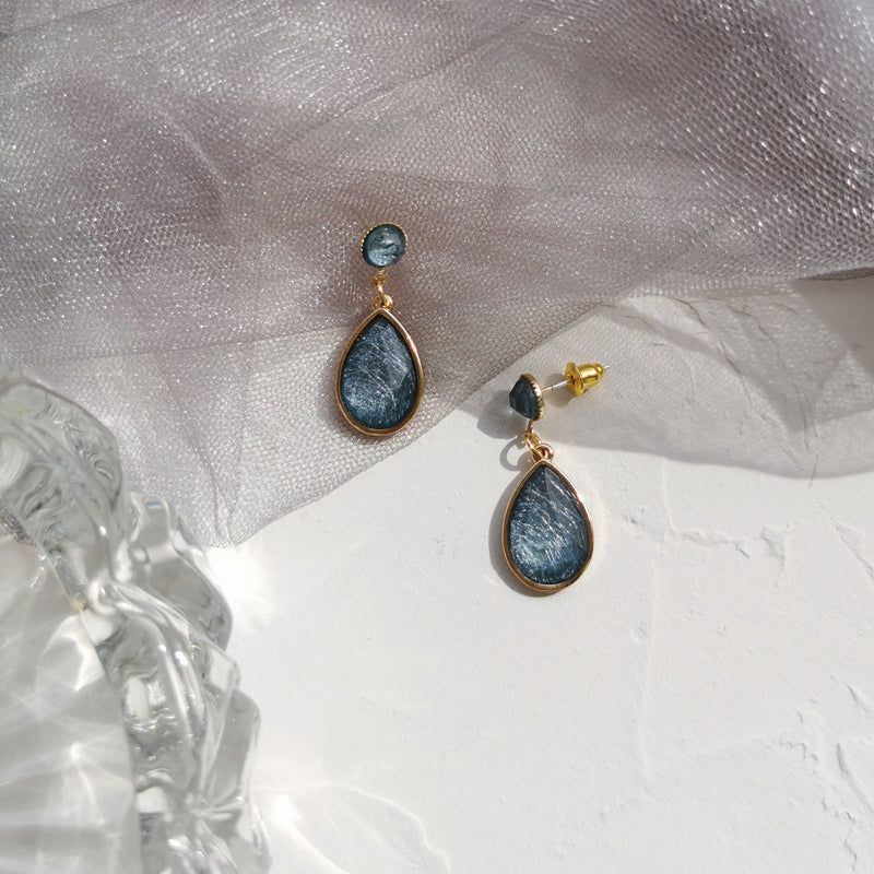 Retro Girl Resin Sea Blue Drop Earrings