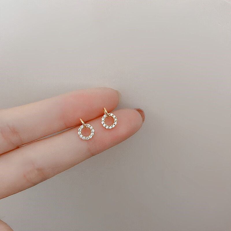 Simple Compact And Versatile Student Small Circle Earrings