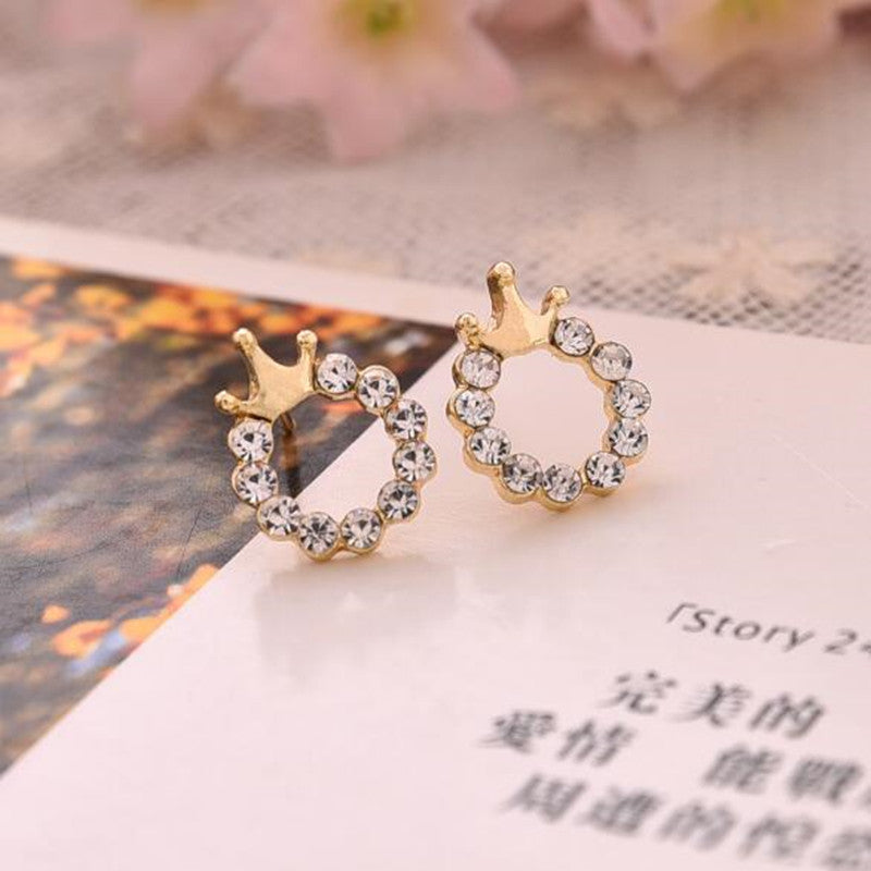 Crown diamond stud earrings