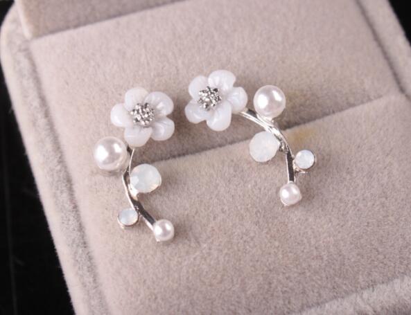 C586 Korean edition ornaments shell flower pearl earnail female fashion silver leaf branch earrings wholesale