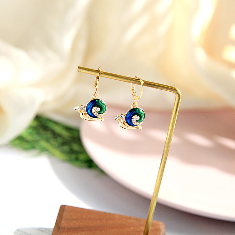 Temperament Diamond Snail Earrings