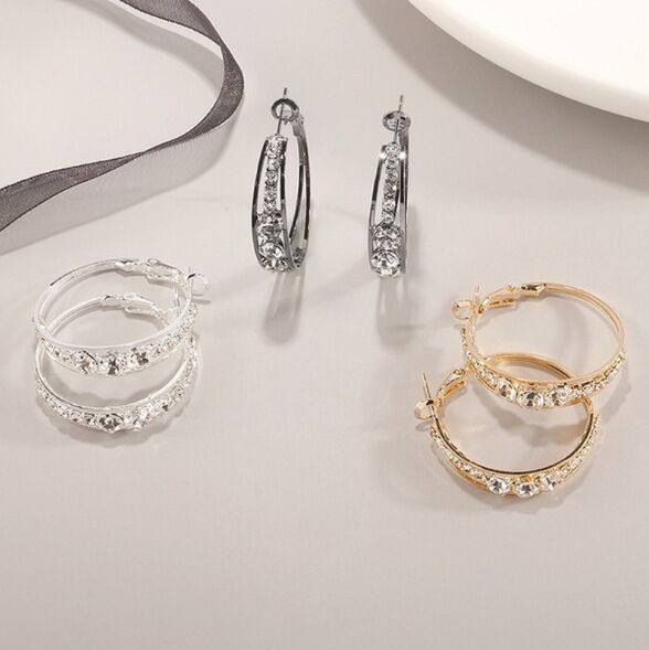 Alloy Rhinestone Inlaid Ladies Earrings