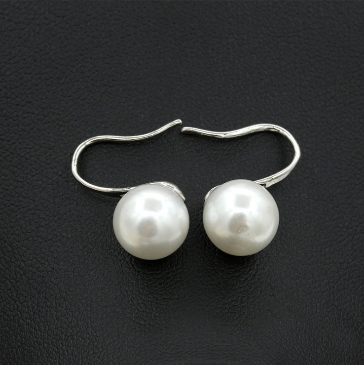 Micro-set pearl earrings