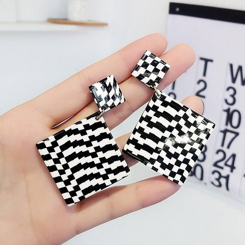 Retro Lattice Square Simple Earrings