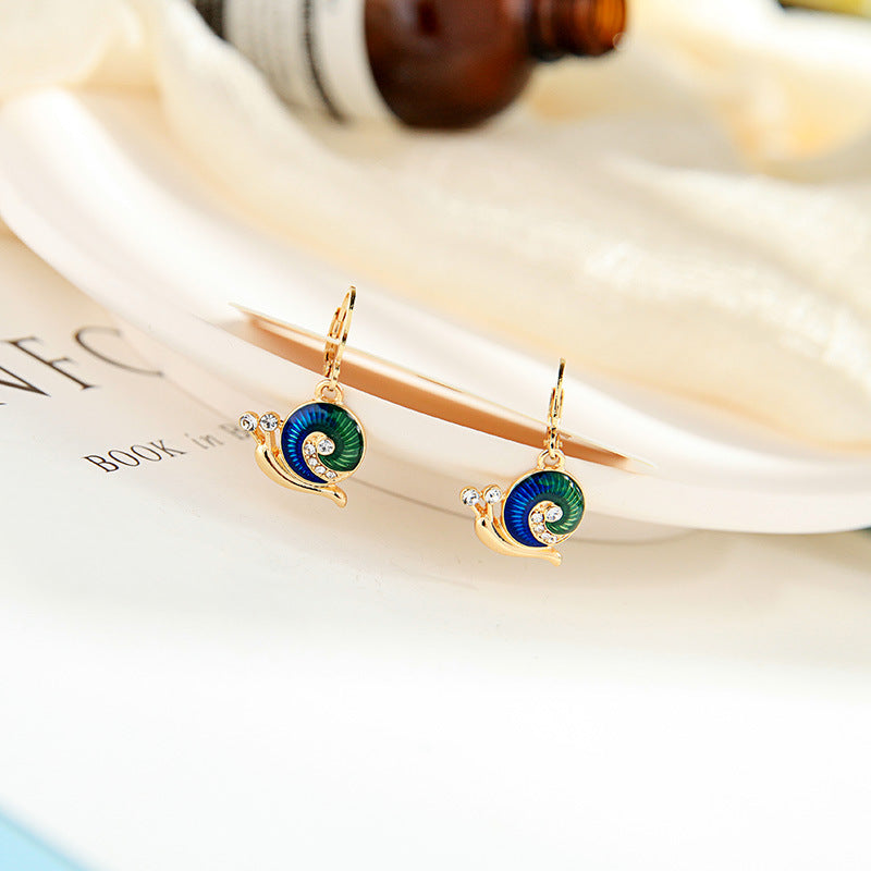 Temperament Diamond Snail Earrings