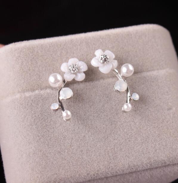 C586 Korean edition ornaments shell flower pearl earnail female fashion silver leaf branch earrings wholesale