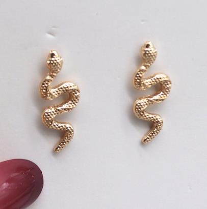 Little snake girl temperament earrings