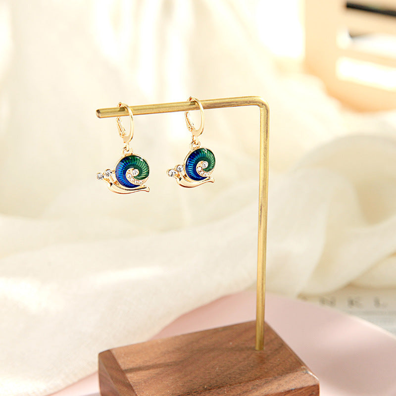 Temperament Diamond Snail Earrings