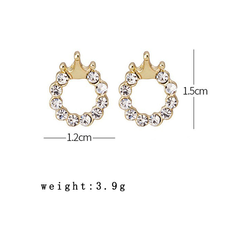 Crown diamond stud earrings