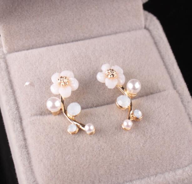 C586 Korean edition ornaments shell flower pearl earnail female fashion silver leaf branch earrings wholesale