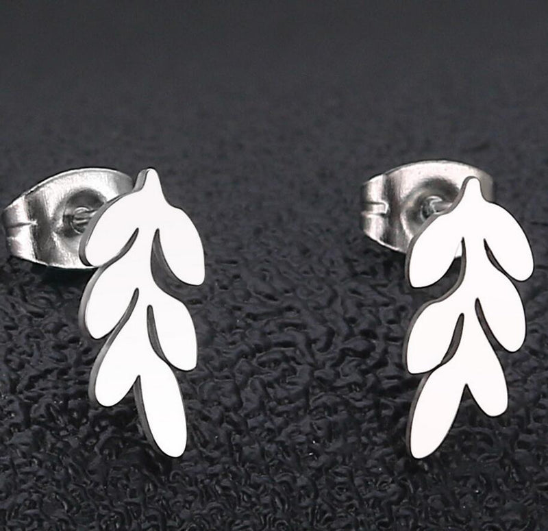 Fashionable And Simple Stainless Steel Ear Studs