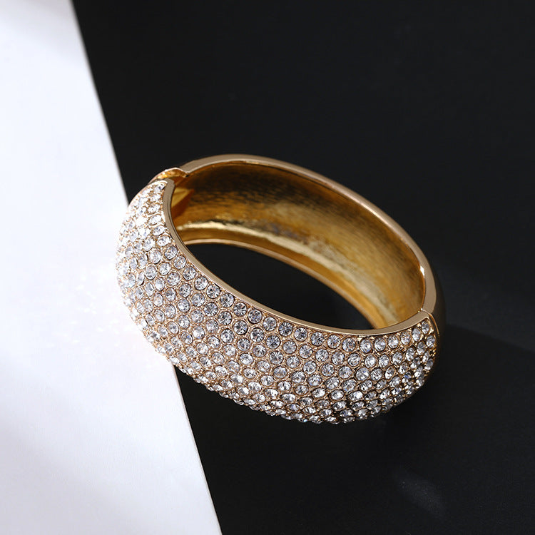 Heavy Duty Metallic Diamond Drum Shaped Gold Plated Bracelet