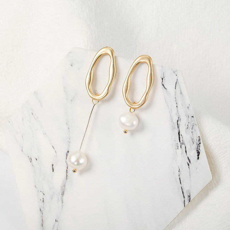 European And American Style Asymmetric Alloy Pearl Earrings