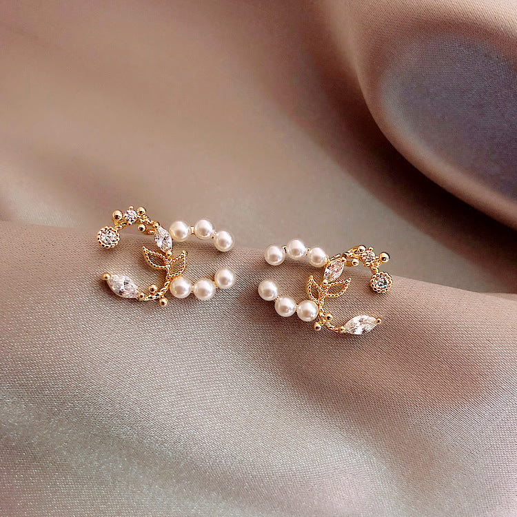 S925 Silver Needle Petal Pearl Earrings