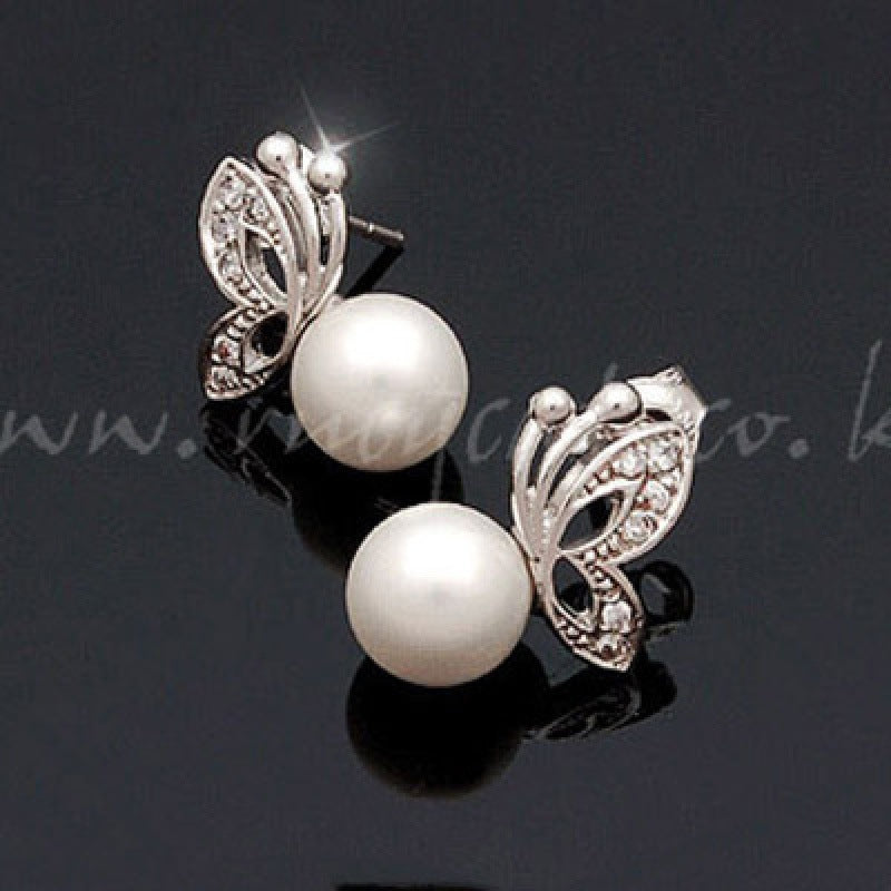 Korean Fashion Pearl Stud Earrings