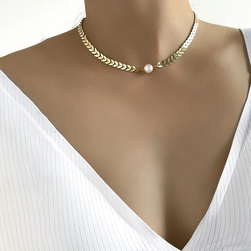 Women's Fashion Pearl Chain Collarbone Chain