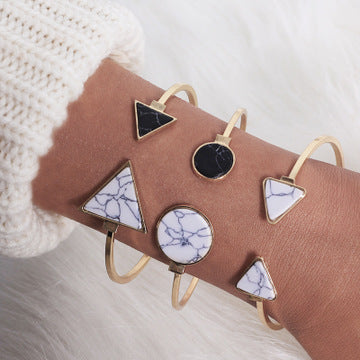 Triangle round turquoise bracelet