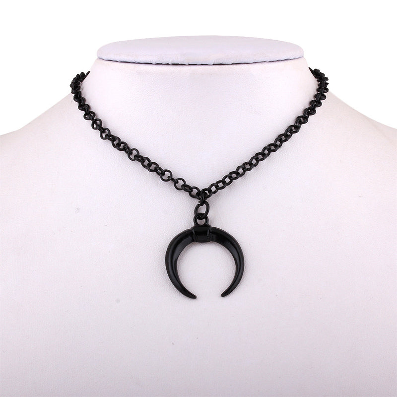 Curved Moon Clavicle Necklace