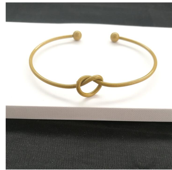 O-Type Metal Openwork Knot Bracelet