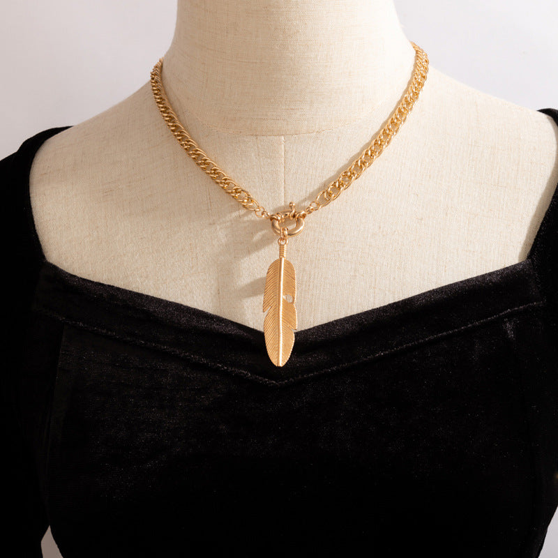 Retro Design Single-layer Chain Necklace Female Simple Leaf Feather Pendant Necklace