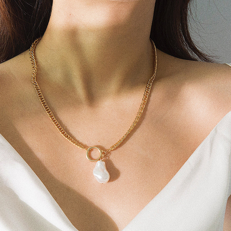 Vintage Shaped Pearl Pendant Necklace