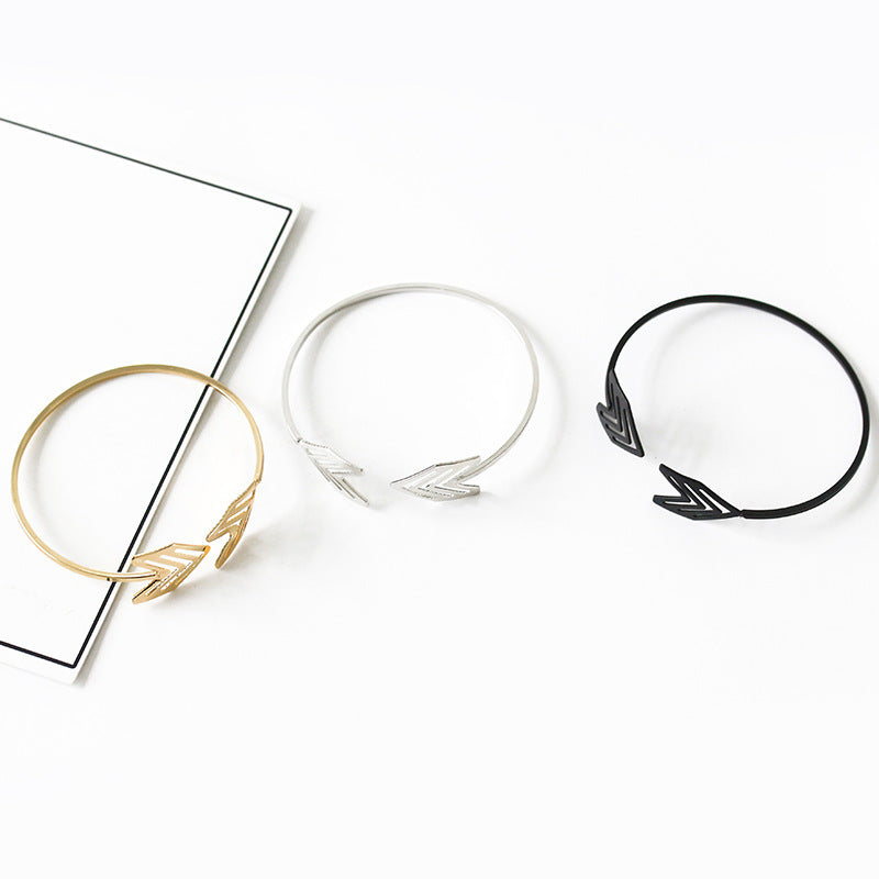 Openwork arrow geometric opening bracelet