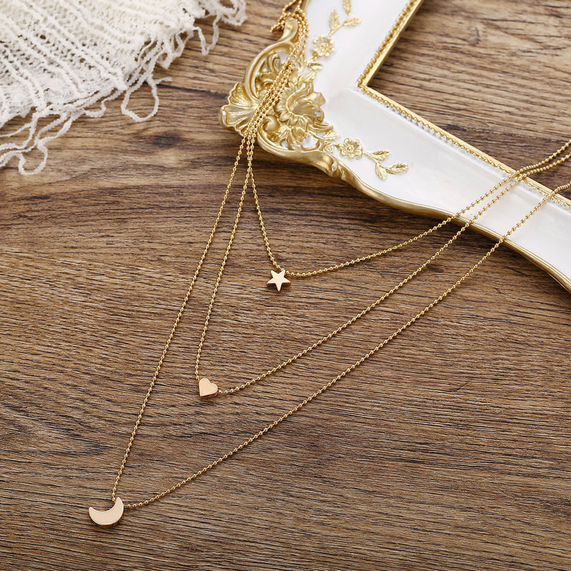 Gold pendant clavicle chain