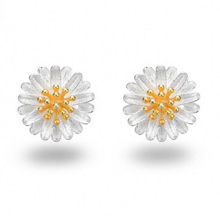 Small daisies earrings earrings Korean version of wild small  sun flower chrysanthemums