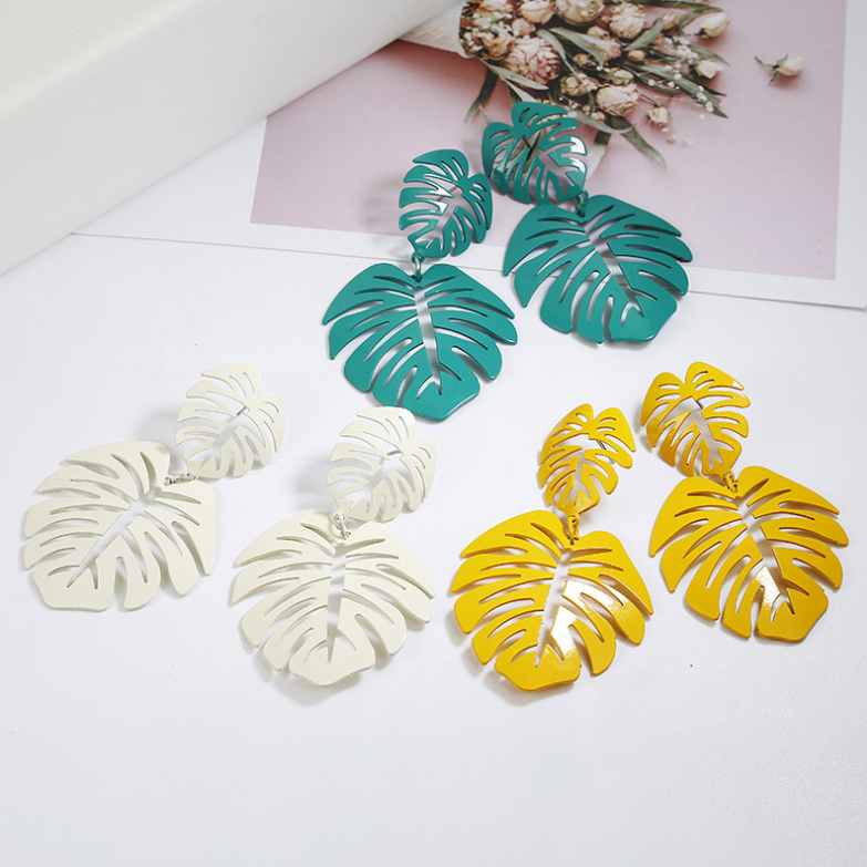 Candy-colored romantic openwork leaf-shaped exquisite fashion earrings