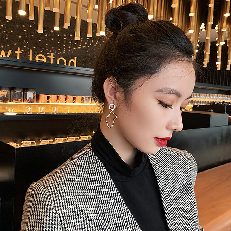 Korean Version Of Simple Retro Special-Shaped Twisted Streamline Earrings