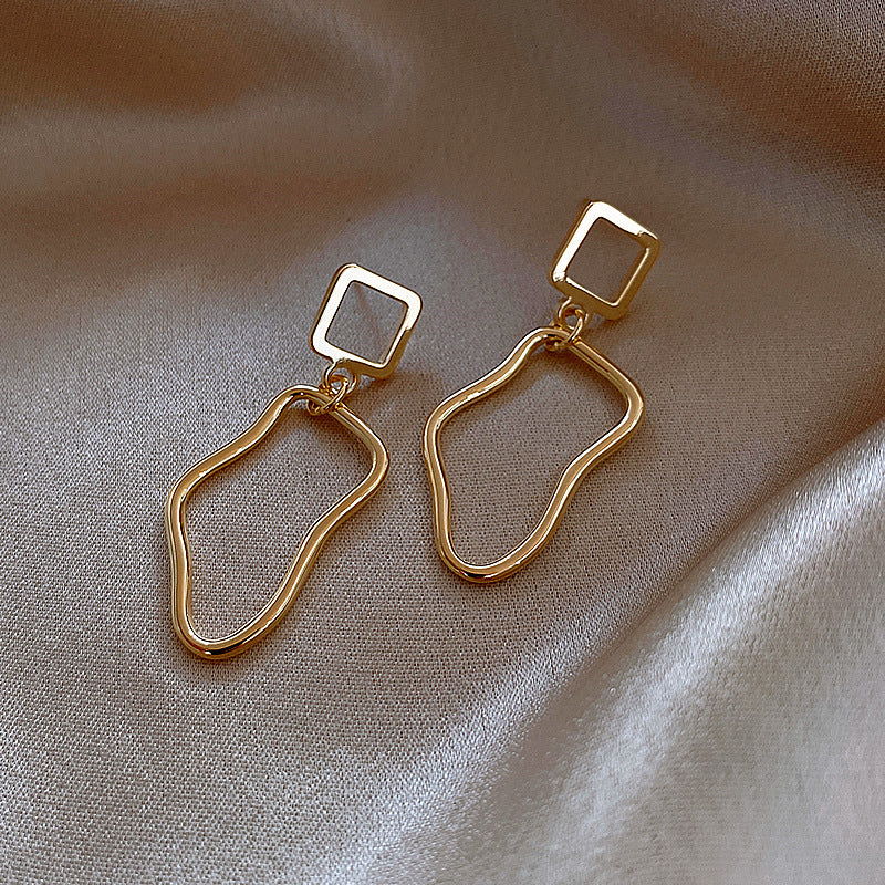 Korean Version Of Simple Retro Special-Shaped Twisted Streamline Earrings