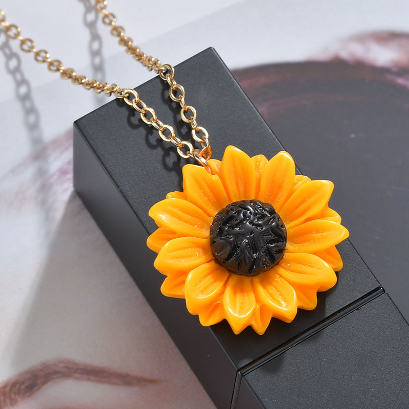 Bohemia Resin Sunflower Pendant Necklace