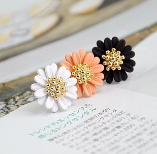 Creative small daisy flower earrings South Korea imported earrings