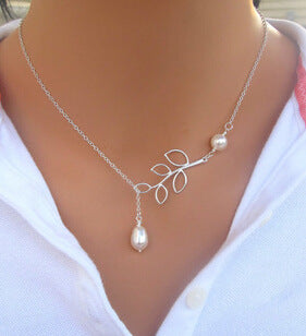 Pearl Leaf Short Necklace Clavicle Chain