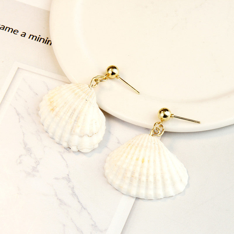 Vintage gold beads white scallop earrings