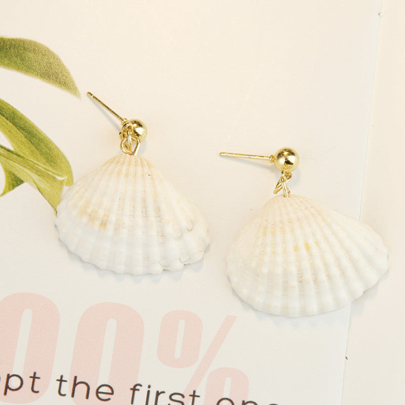 Vintage gold beads white scallop earrings