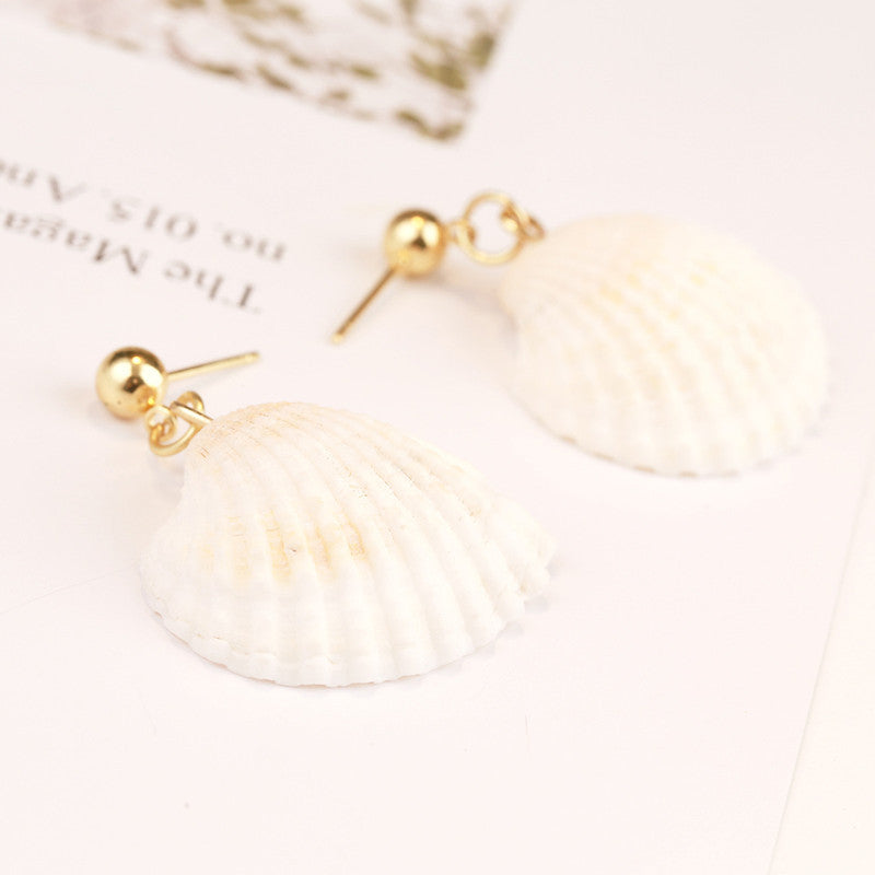 Vintage gold beads white scallop earrings