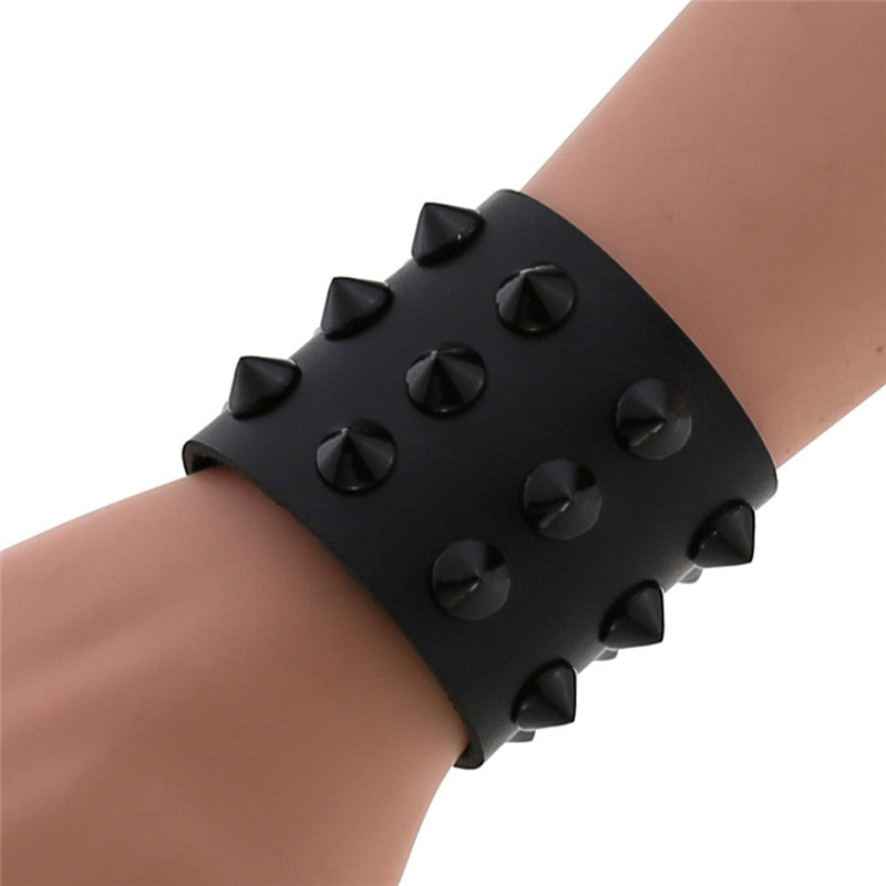 Non-mainstream Exaggerated Black Tapered Spiked Rivet Three-row Leather Wide Bracelet