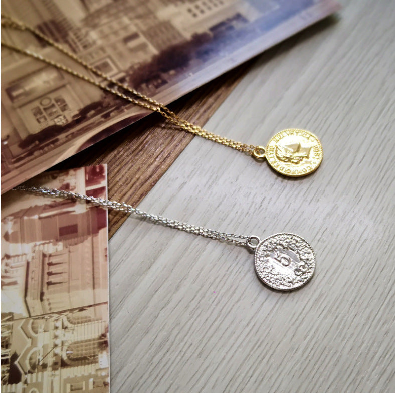 European And American Gold Coin Necklace Female Elizabeth Gold Coin Coin Pendant