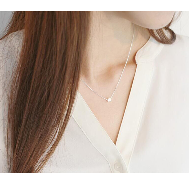 Brushed square clavicle necklace pendant