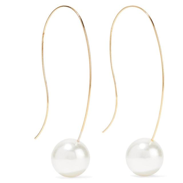 Pair of curved Pearl Earrings