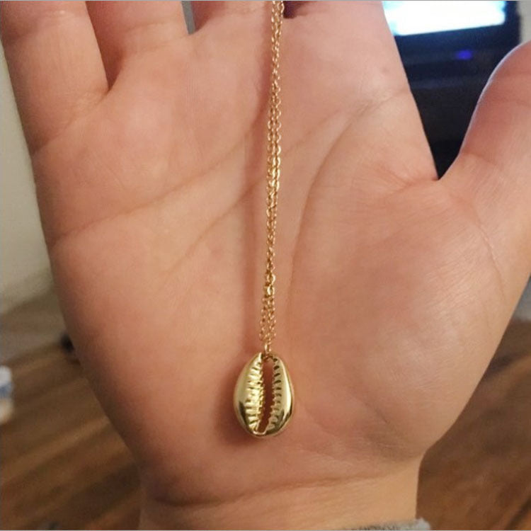 Gold-plated shell necklace