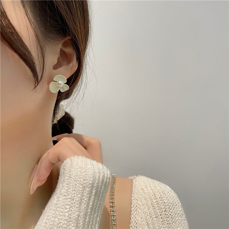 Super Fairy Cream White Earrings Ins Pearl Flower Simple 925 Silver Needle Earrings