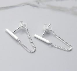 Small and simple fashion chain earrings