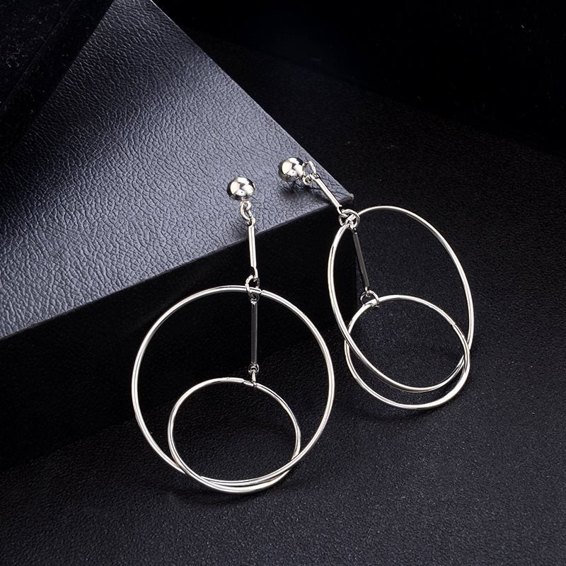 Hollow metal circle earrings