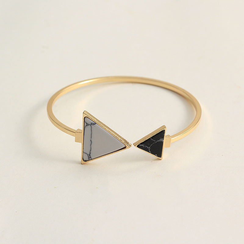 Triangle round turquoise bracelet