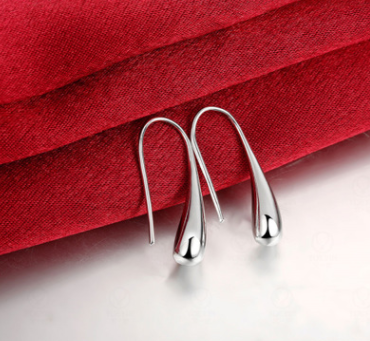 AliExpress explosion earrings Foreign trade European and American silver earrings Fashion creative ear hooks